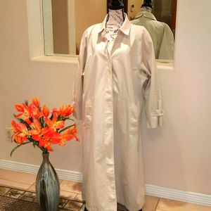 Vintage London Fog Maincoat.         #54